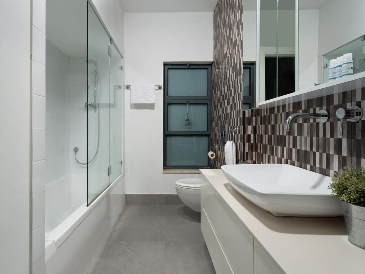 Loft Penthouse On Basel By Holyguest Appartement Tel Aviv Buitenkant foto